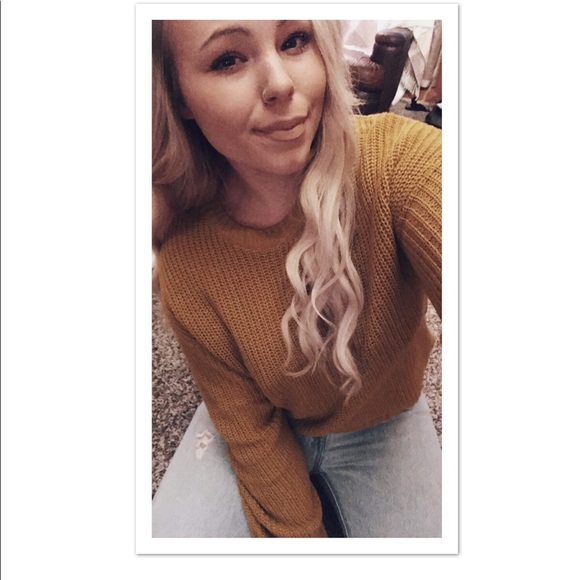 Sweater - Picture 4 of 4